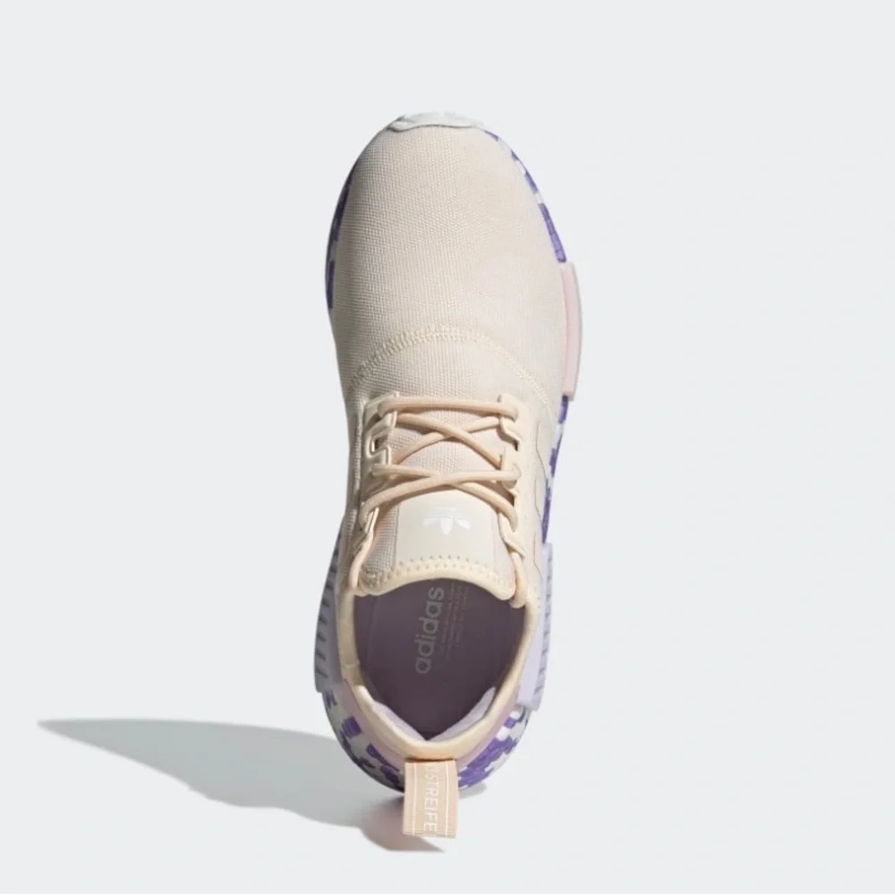 Women’s Adidas Original NMD_R1 Shoes - Picture 2 of 8